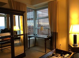 1 King St W #3703, Toronto, ON M5H1A1