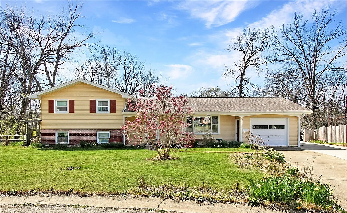 521 Hall Ct photo 1
