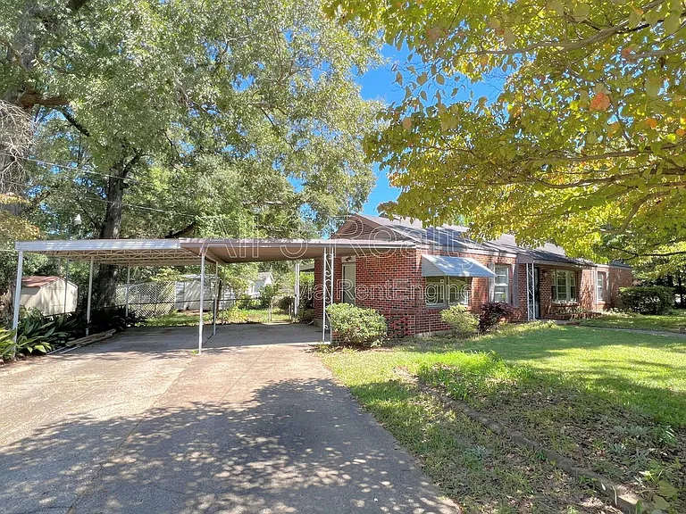 804 Hillman St — Photo 4