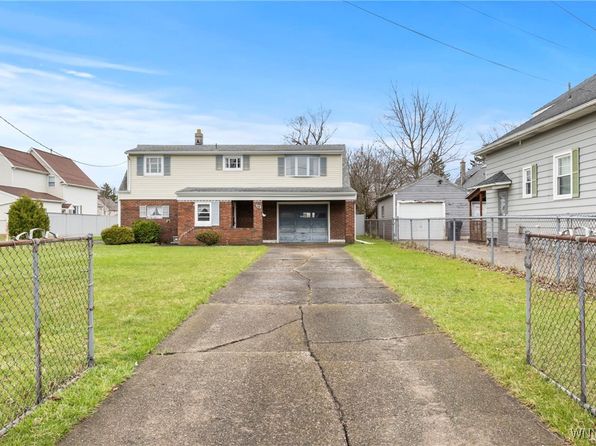 16 Willow St, Lackawanna, NY 14218
