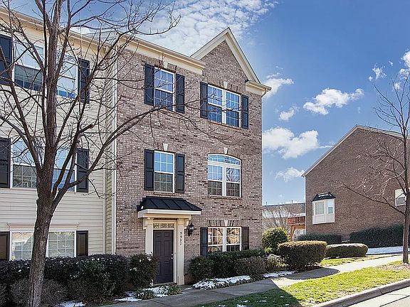 2nd image of 9921 Kings Parade Blvd