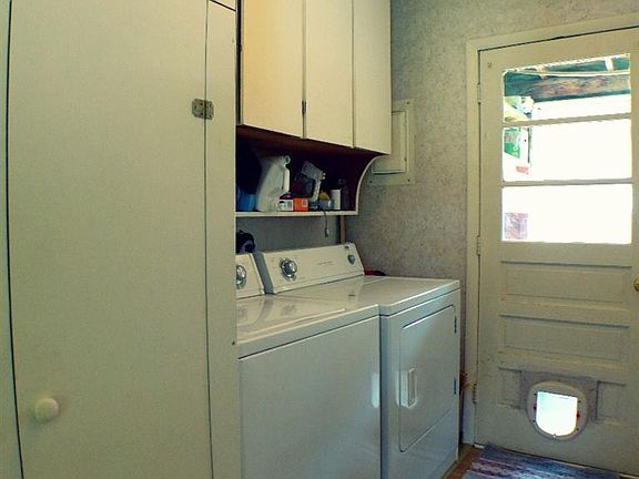 4th image of 4809 Byron Dr