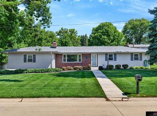 11728 Cedar St, Omaha, NE 68144