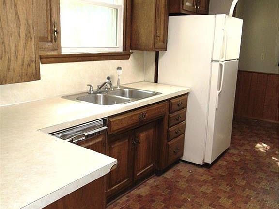 4th image of 2837 Gunckel Blvd