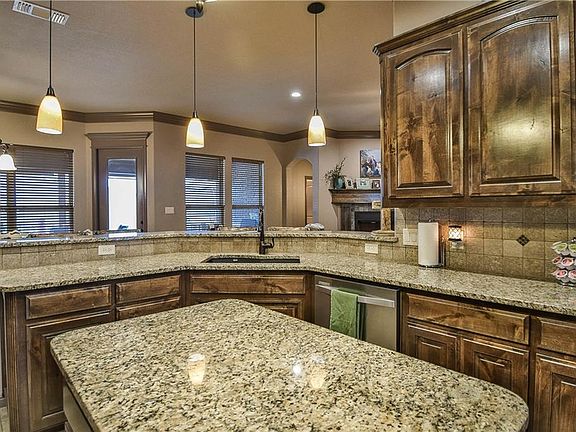 3rd image of 2929 Willow Ridge Cir