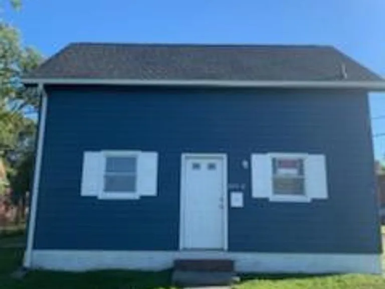 224 Lamont St — Photo 3