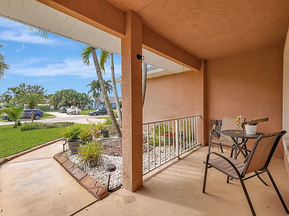 5th image of 2101 SW Cadiz Avenue SW