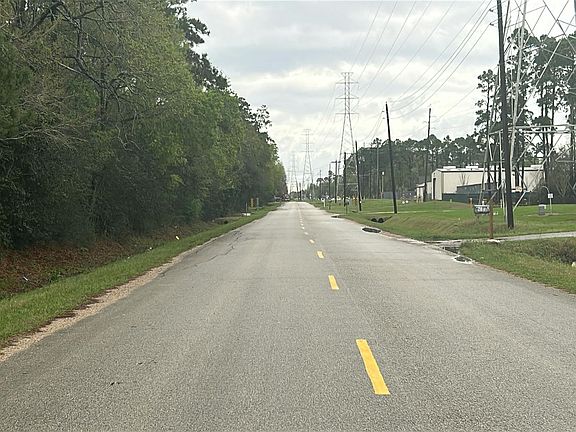 4th image of 3520 Timber Dr
