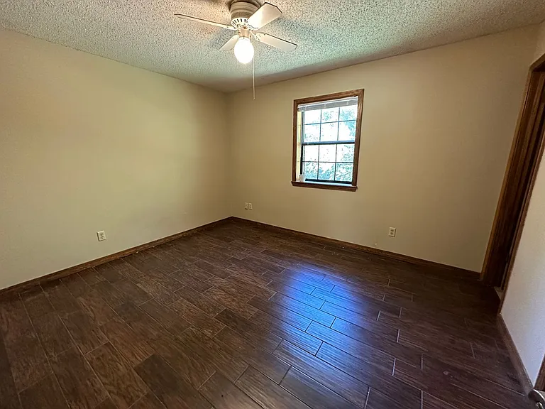 603 Twin Oak Dr — Photo 6