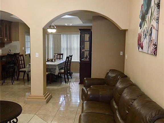 3rd image of 2509 Hibiscus Dr