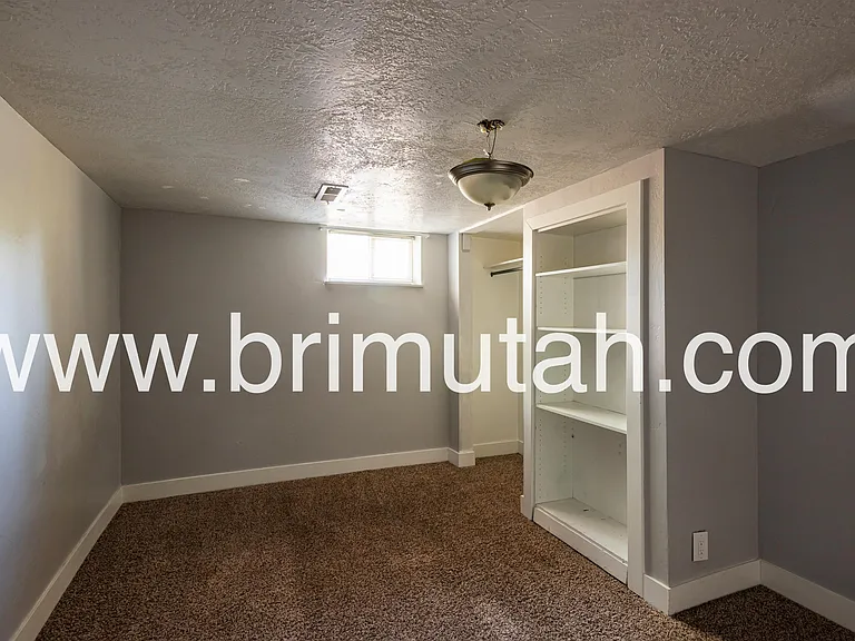653 N 1300 W — Photo 15