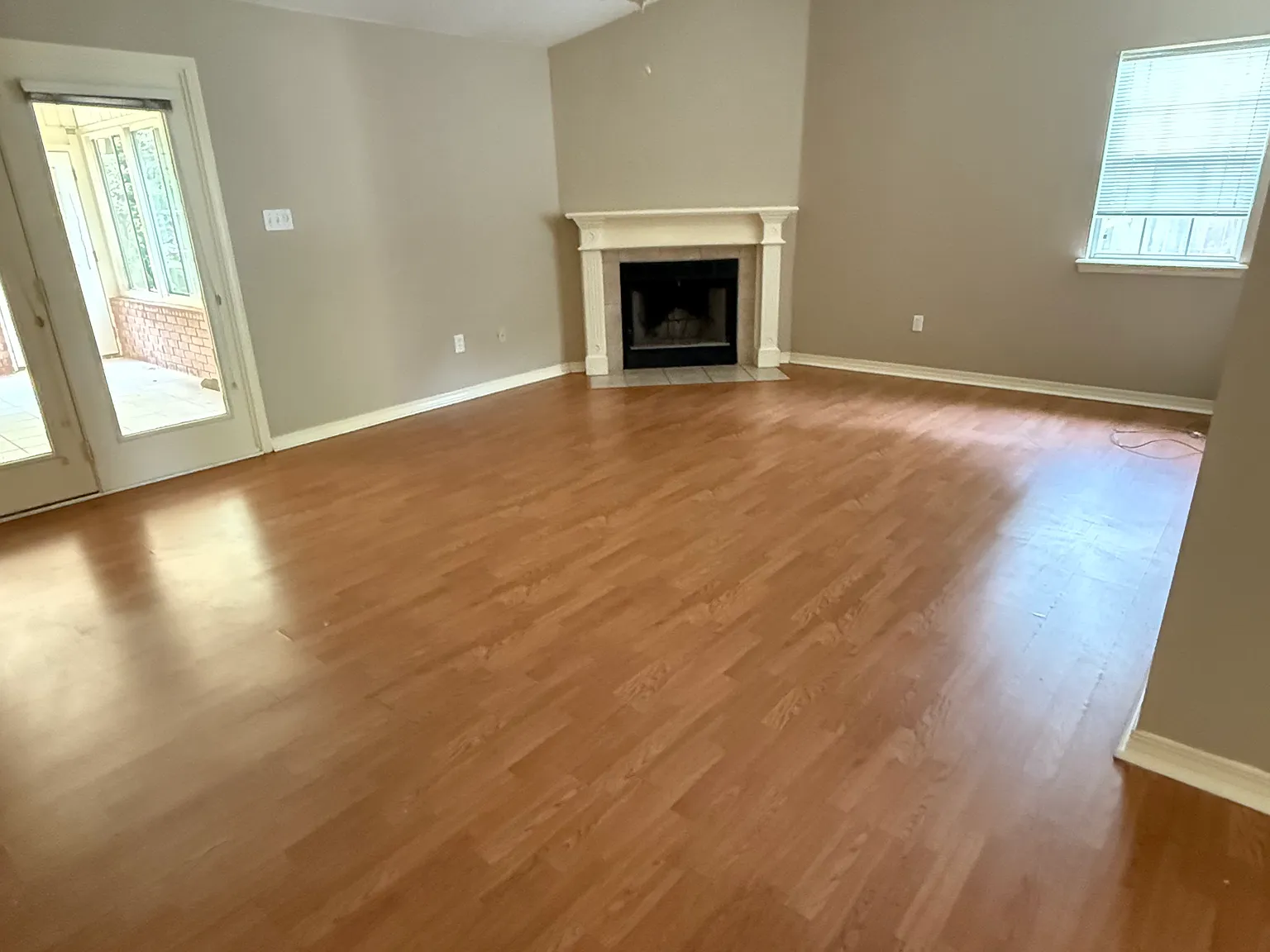 3 bed, 1760 sqft, $1,900 — Photo 2