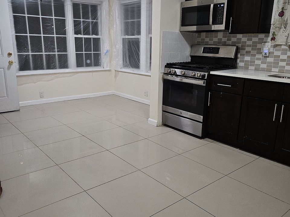 1st image of 11649 147th St #1