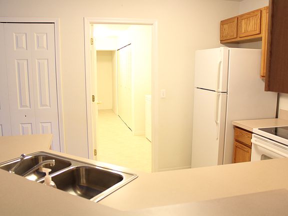 5th image of 44036 Elm Dr