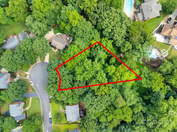 11105 Sir Francis Drake Dr, Charlotte, NC 28277