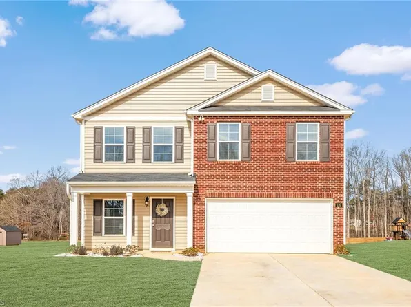 120 Nova Ln, King, NC 27021