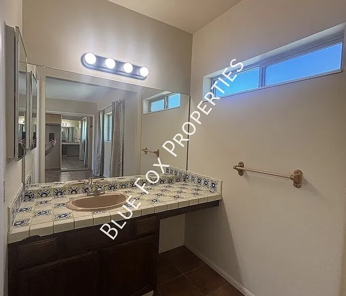 6521 N Calle Padre Felipe — Photo 22