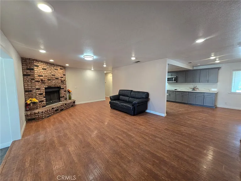 7215 Lyons Ave — Photo 10