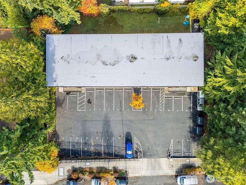 3rd image of 936 N 198th Street