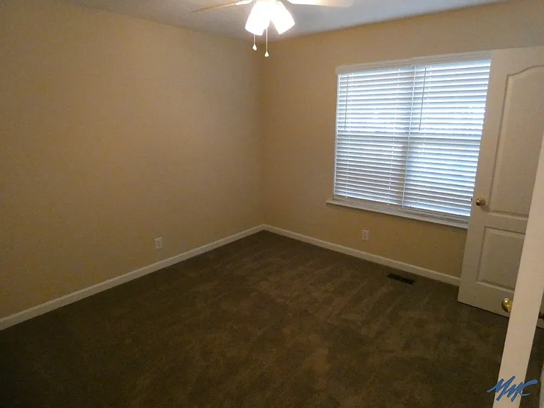 419 Conhocken Ct — Photo 36