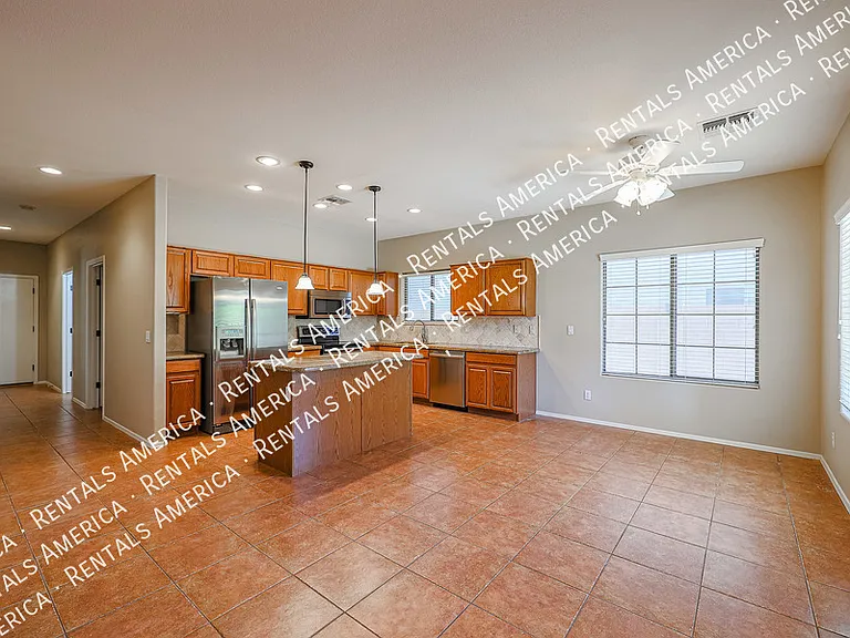 16021 W Custer Ln — Photo 10