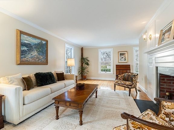 2nd image of 125 North St #1