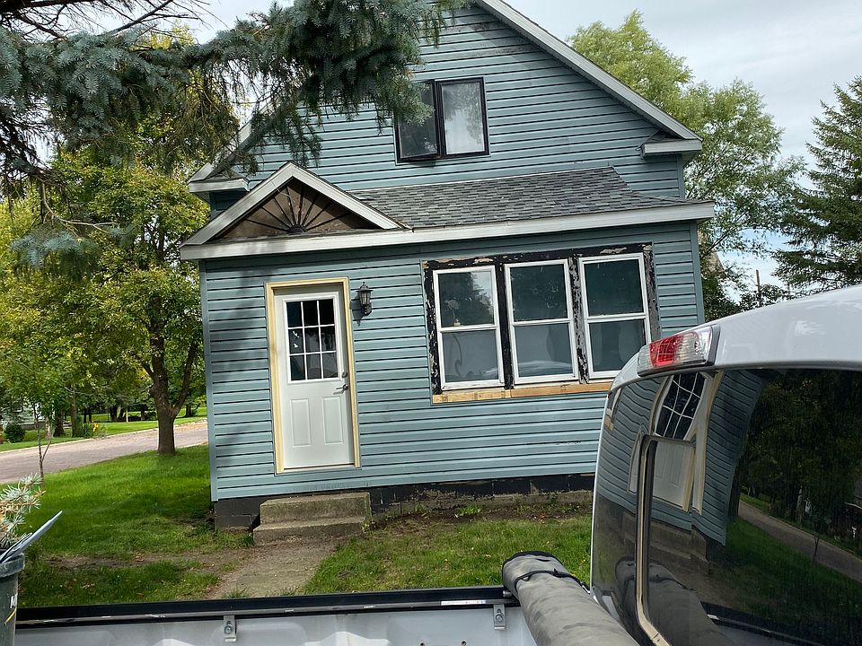 1st image of 214 W Mill St