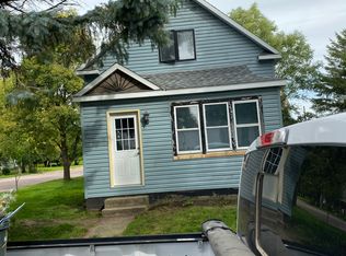 214 W Mill St, Winthrop, MN 55396