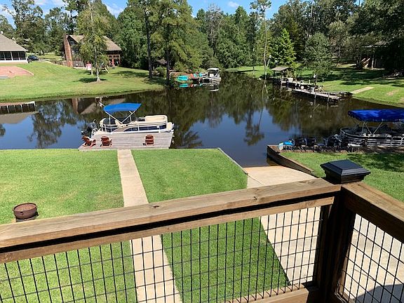 5th image of 826 E Lakeshore Dr
