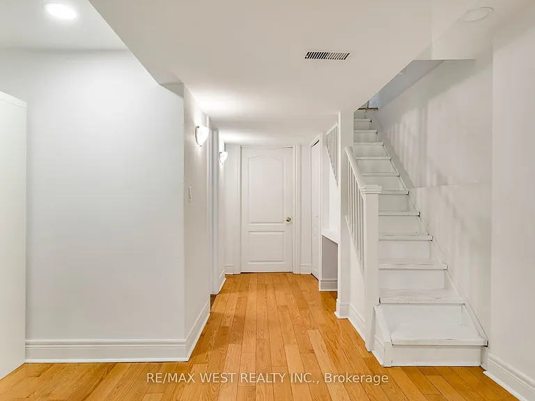 39 Shirley St — Photo 46