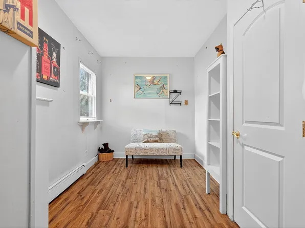 687 Avenue East image 19 of 32