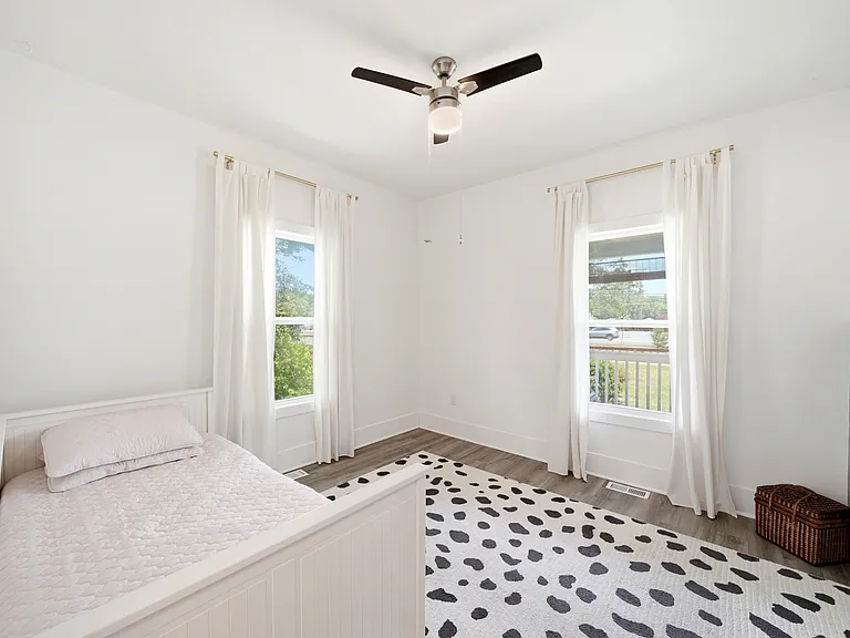 2601 Derita Ave — Photo 27