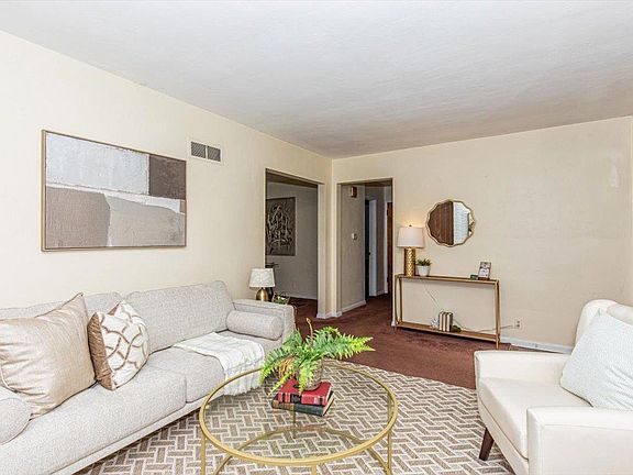 5th image of 7105 N Villanova Dr