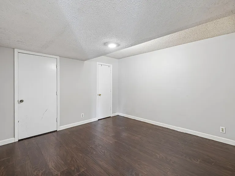 326 Draper Cir — Photo 40