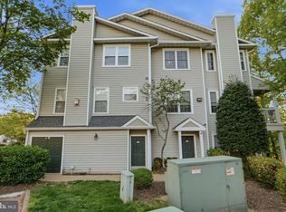 12796 Fair Briar Ln, Fairfax, VA 22033