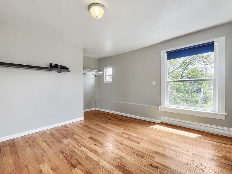 543 N Logan St — Photo 4