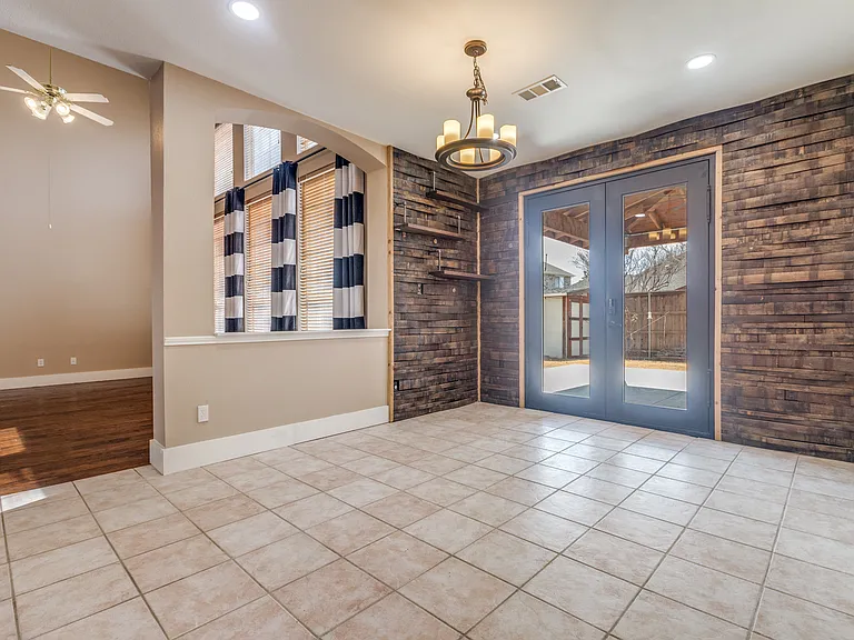 5857 Chatham Ln — Photo 10