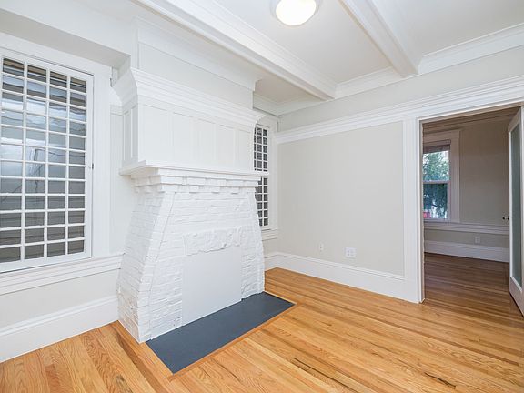 2nd image of 1060 Pine St #2