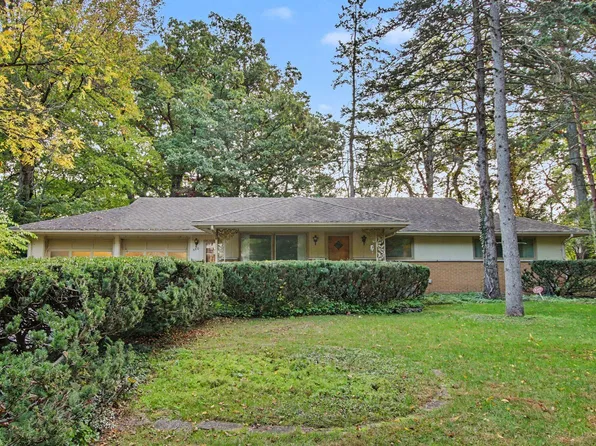 560 Lodge Ln, Kalamazoo, MI 49009