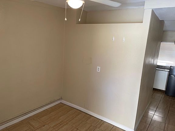 2nd image of 2514 E Jefferson St #10