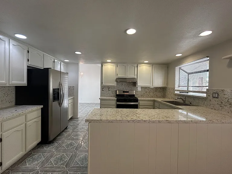 3068 Prado Ln — Photo 9
