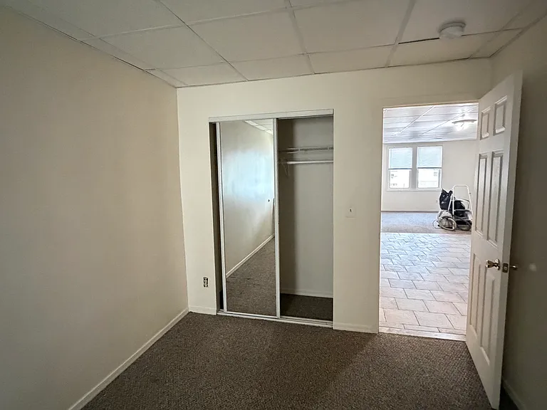 273 Centre Ave — Photo 7