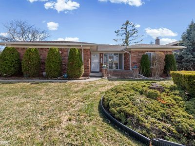 4786 Lucerne Dr, Sterling Heights, MI, 48310