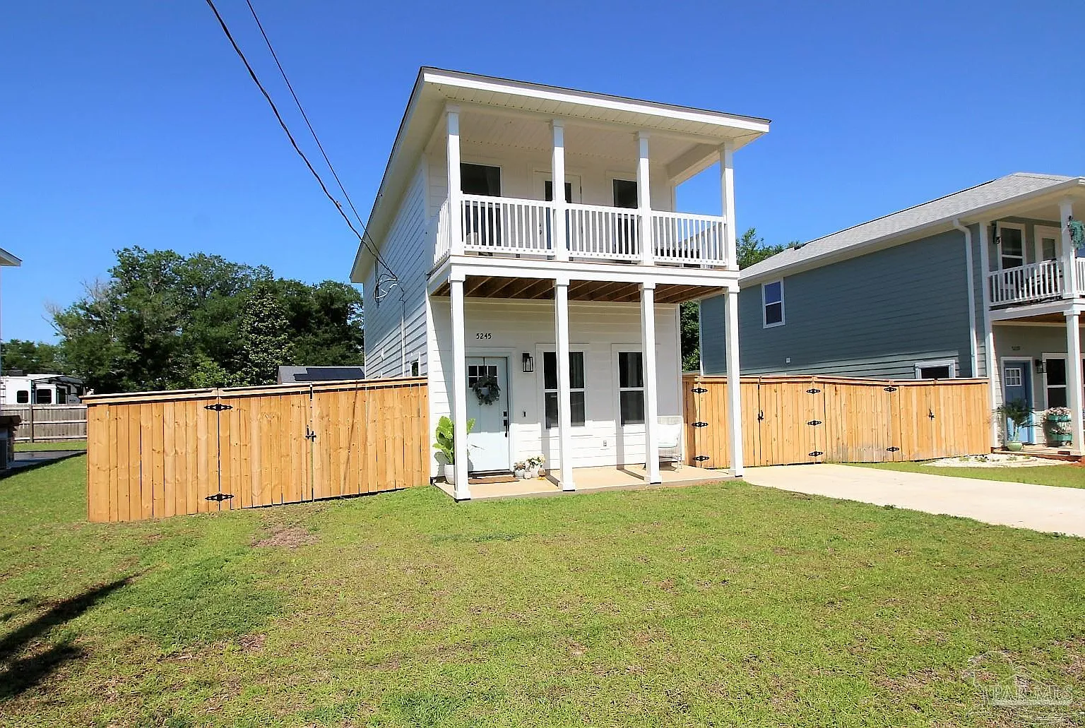 2 bed, 2.5 bath, 1228 sqft, $2,300 — Photo 1