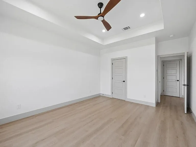 3405 Preston Club Dr — Photo 15