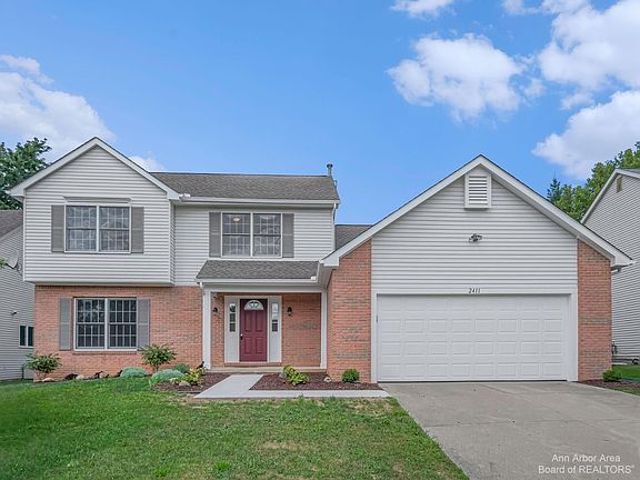 2nd image of 2411 Tamarack Ct
