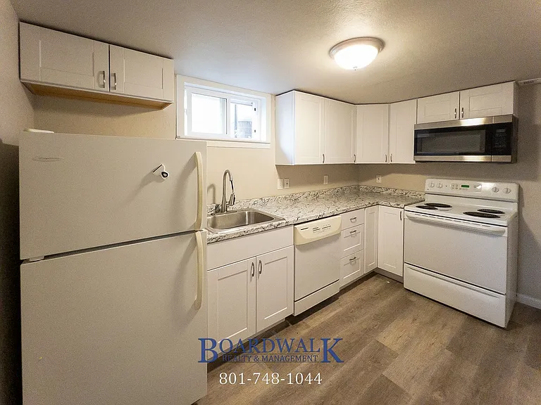 34 Glenwood Ave — Photo 9