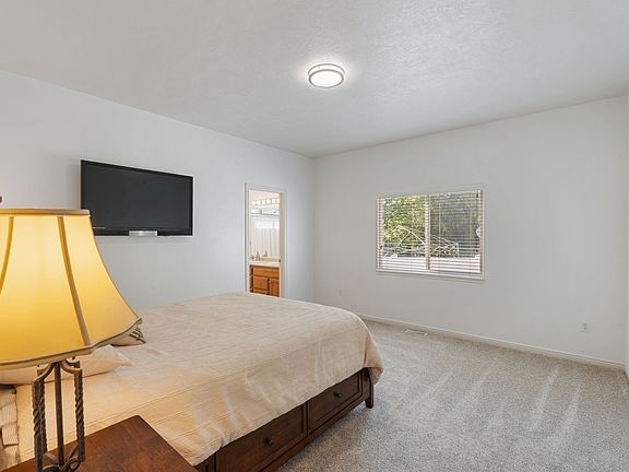4th image of 5479 N Windsor Way