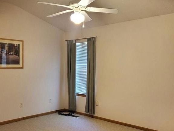 3rd image of 155 Vine St