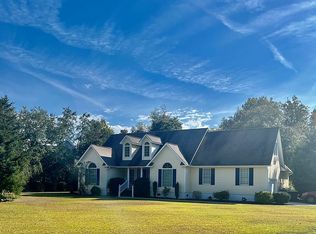 302 Shoreline Dr, Cedar Pt, NC 28584